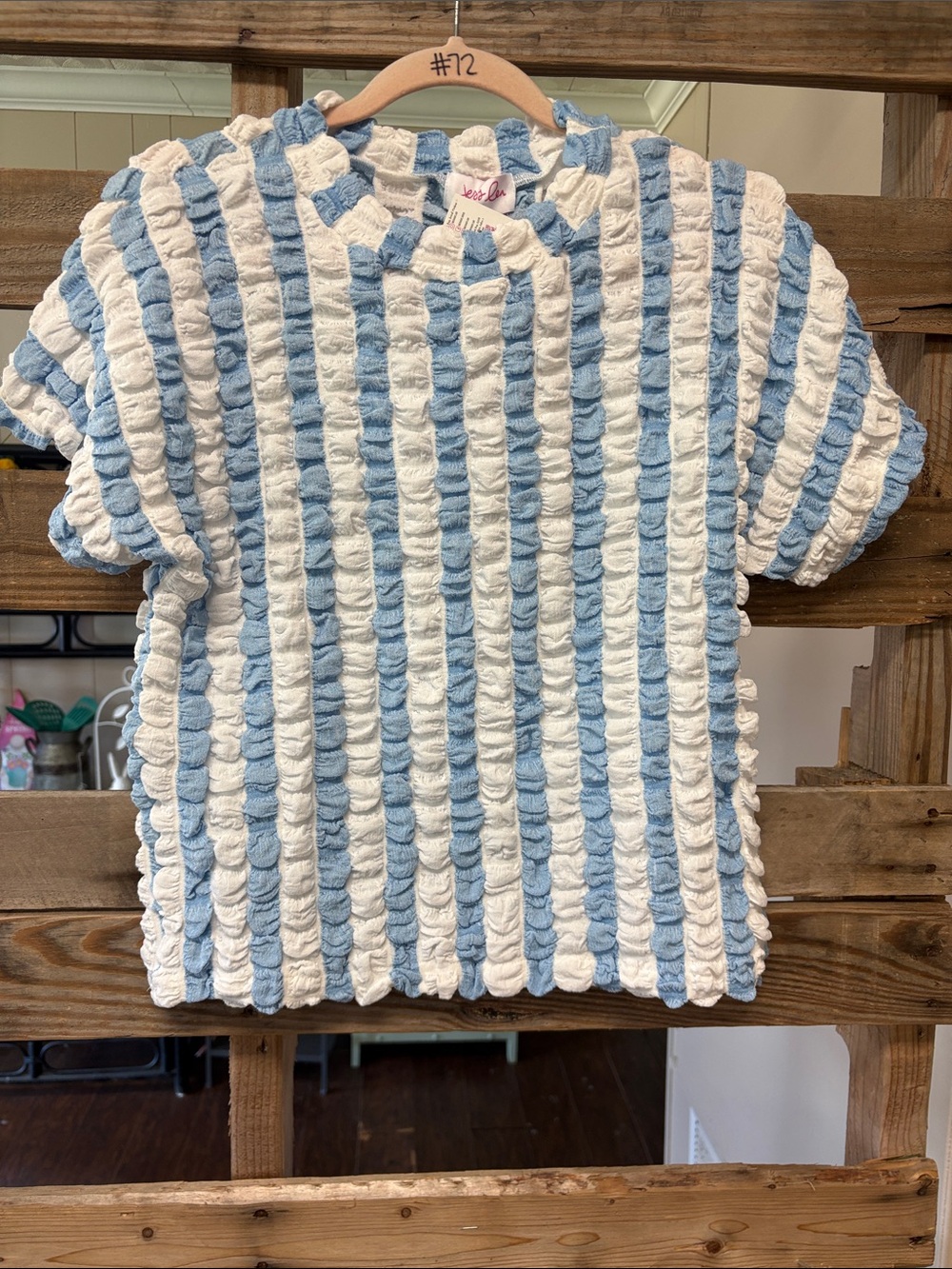 Women’s Striped Puff Texture Top in Blue & White NWT